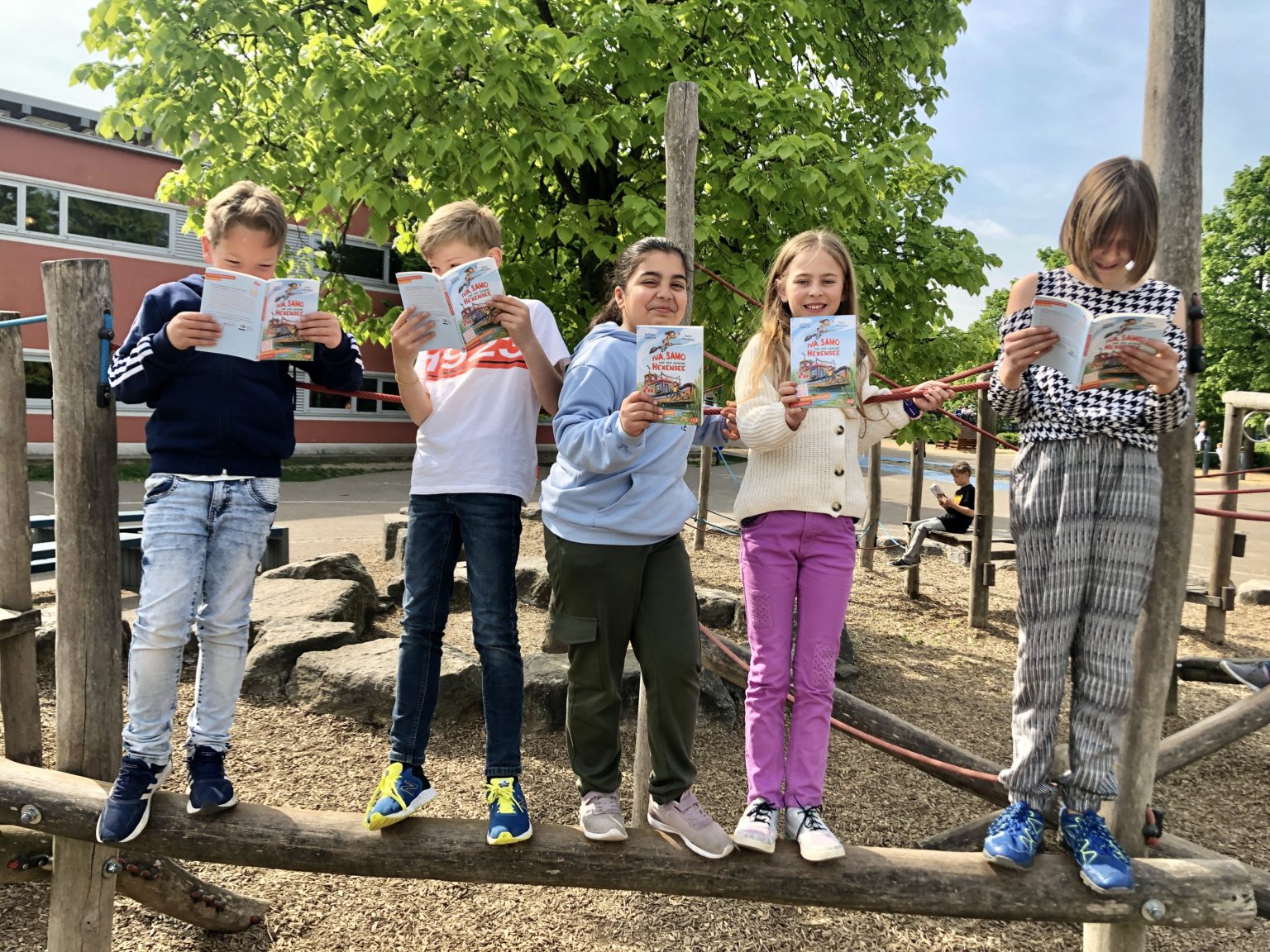 Lieben Dank an die Buchhandlung Brückmann in Lage – Grundschule Nord ...